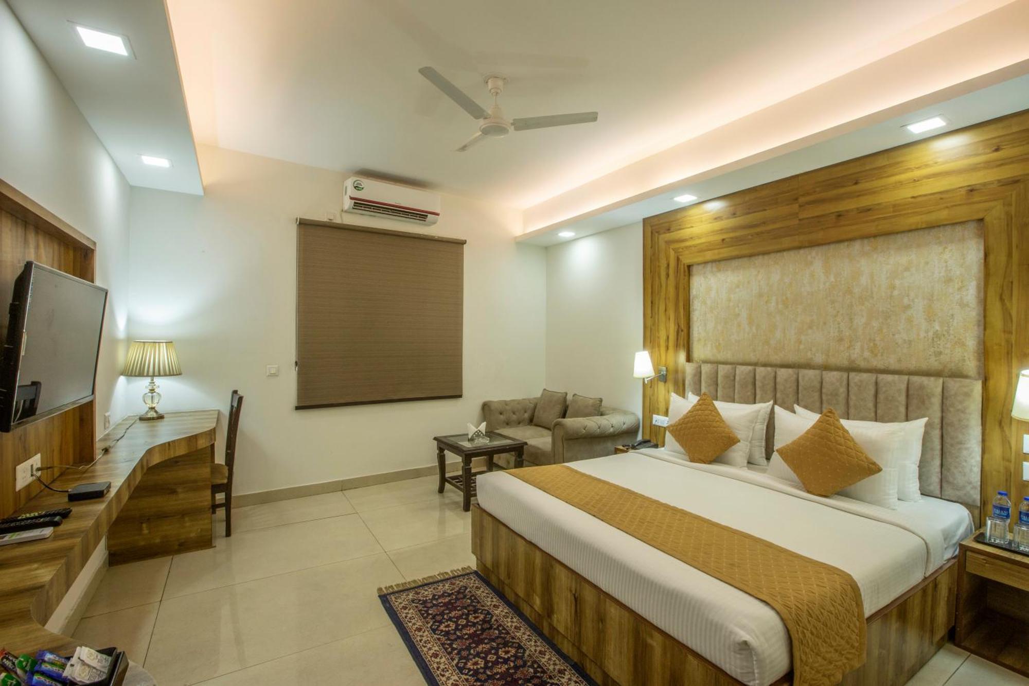 Hotel Park Delhi Airport With Free Airport Transfar New Delhi