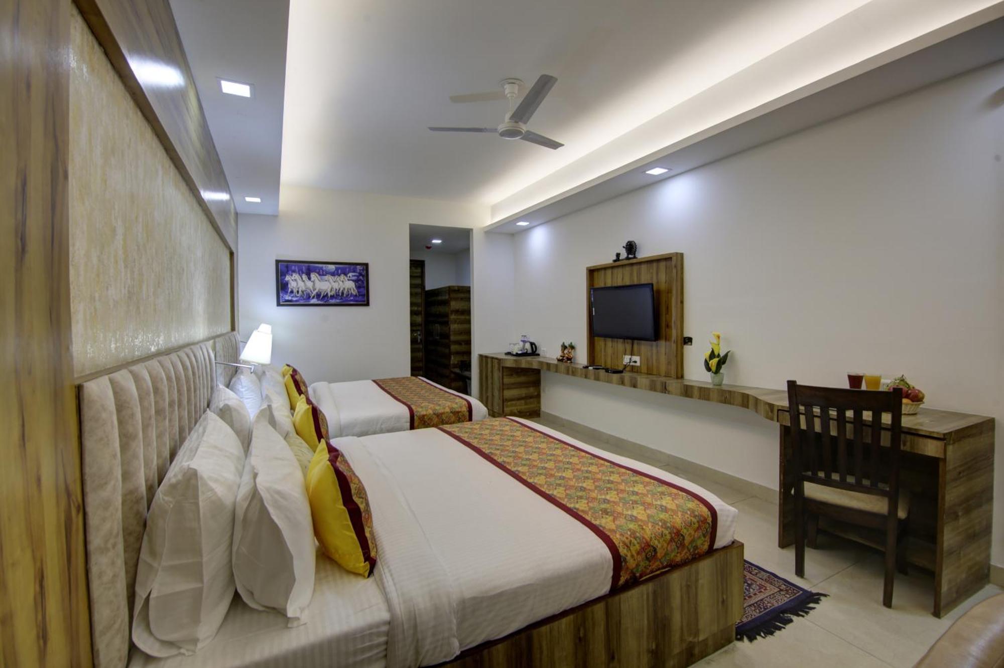 Park Delhi Airport With Free Airport Transfar Hotel